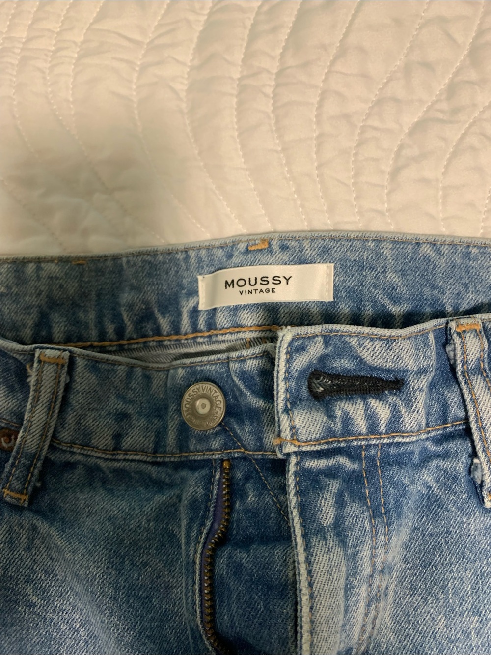 Moussy Classic Light Wash Straight-Leg Jeans - Picture 2 of 3